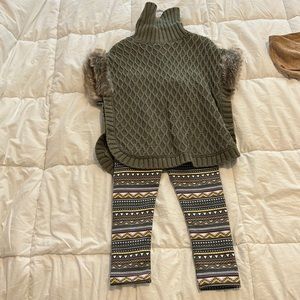 Girl poncho and leggings Set 4t never used